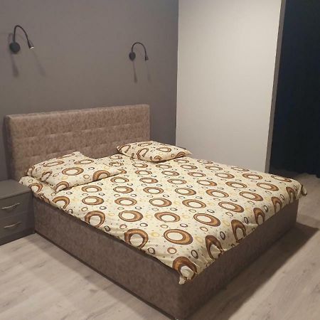 Apartments Yes Uzhhorod Ngoại thất bức ảnh