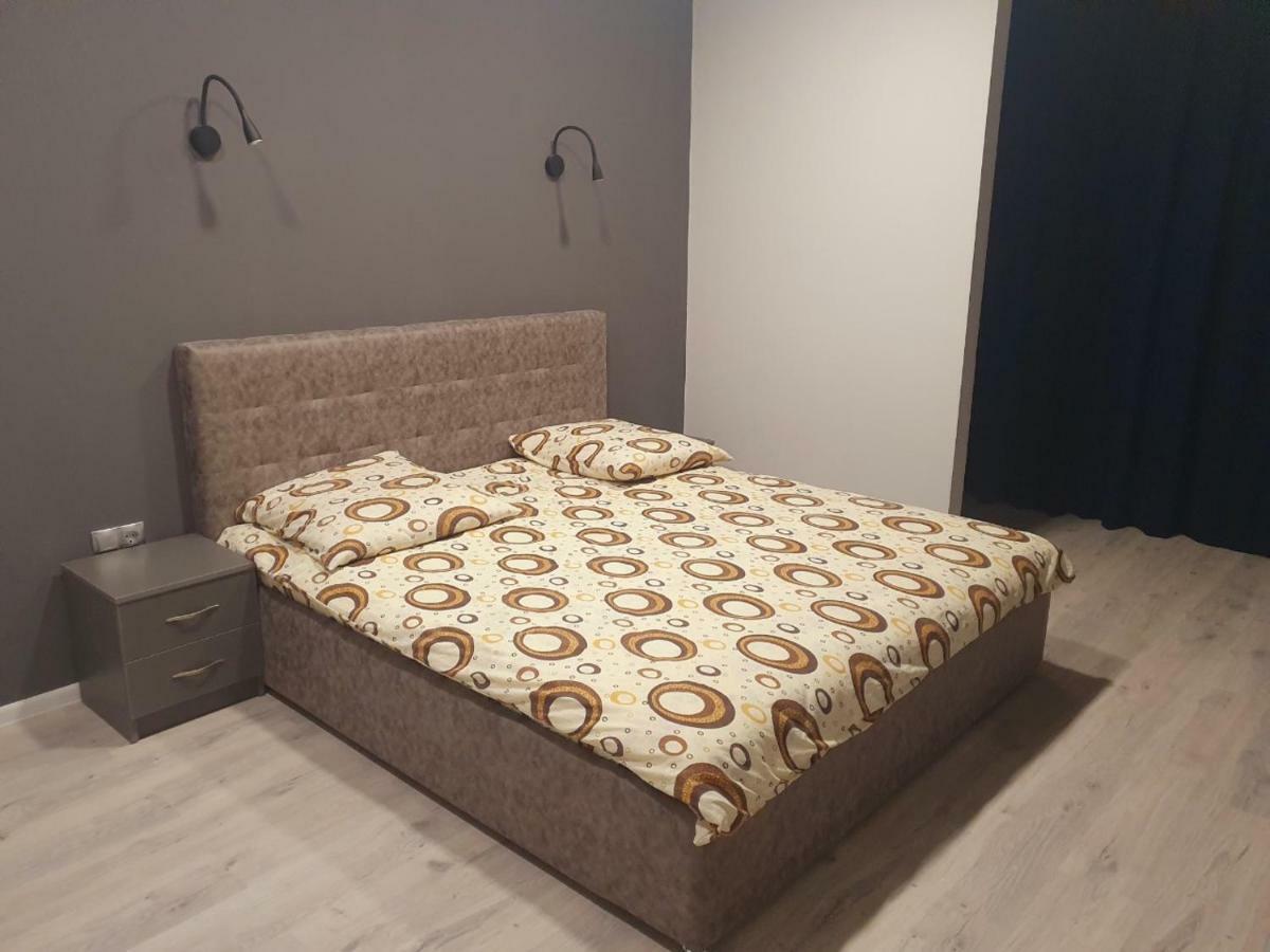 Apartments Yes Uzhhorod Ngoại thất bức ảnh